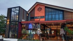 Dusun Mahkota: Cafe Bernuansa Tropical Garden Siap Jadi Ikon Baru Cirebon Timur